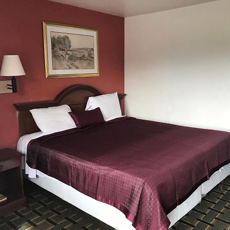 Travel Inn Гринсборо Экстерьер фото