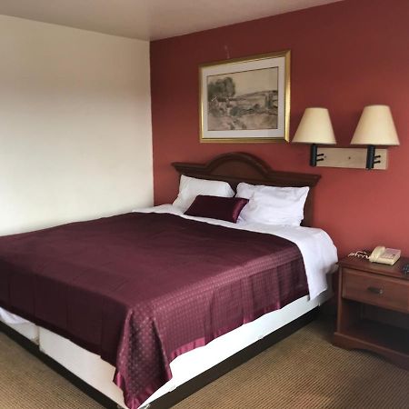 Travel Inn Гринсборо Экстерьер фото