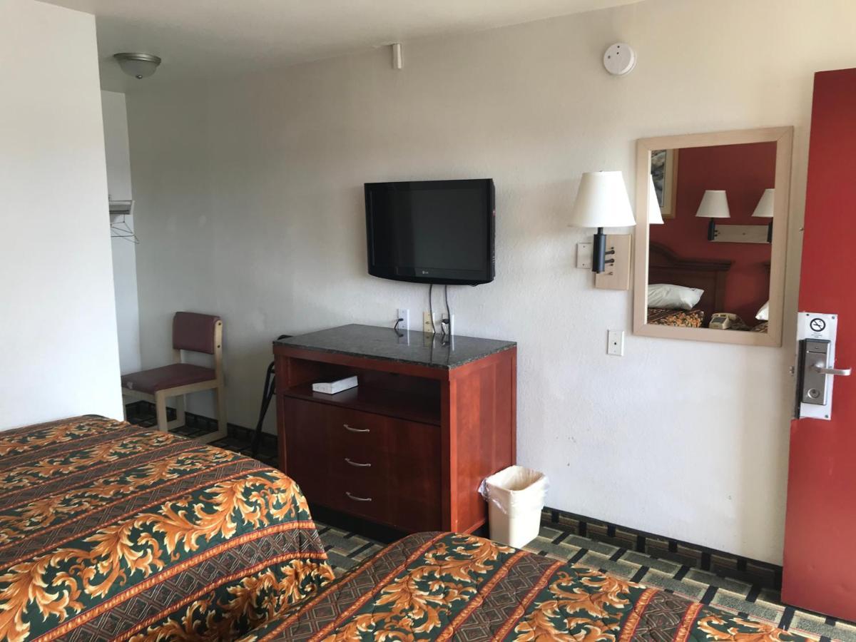 Travel Inn Гринсборо Экстерьер фото