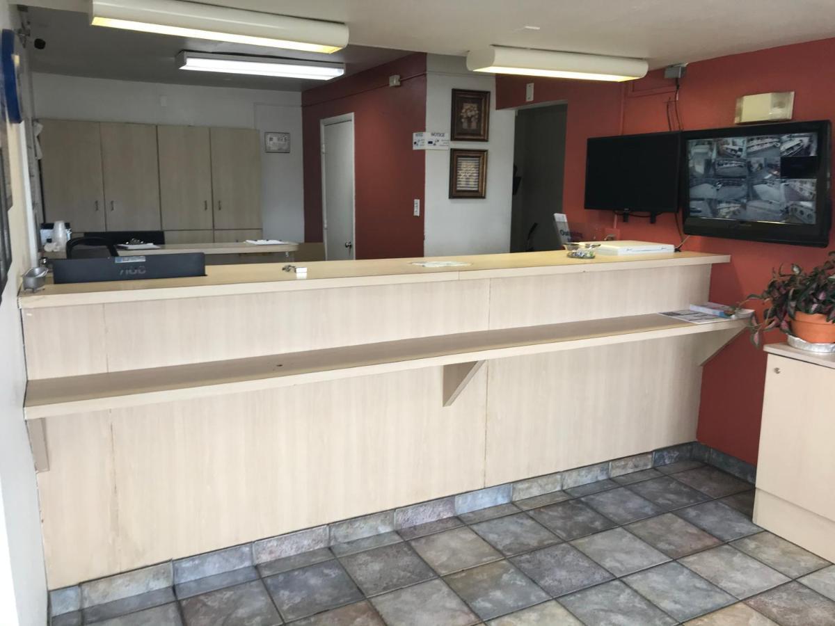 Travel Inn Гринсборо Экстерьер фото