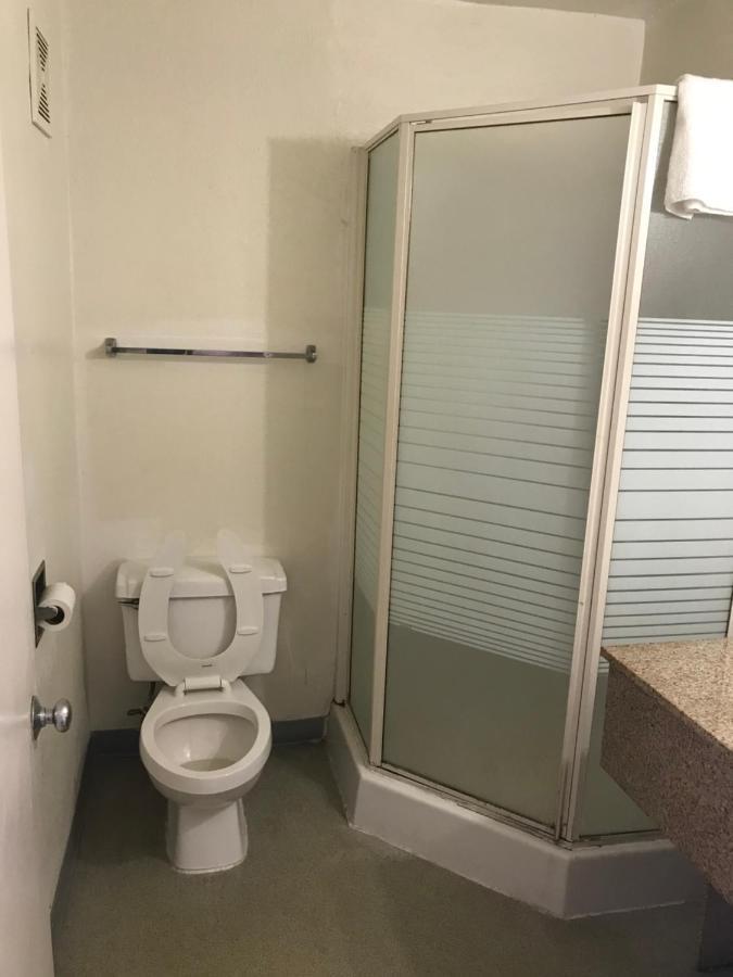 Travel Inn Гринсборо Экстерьер фото