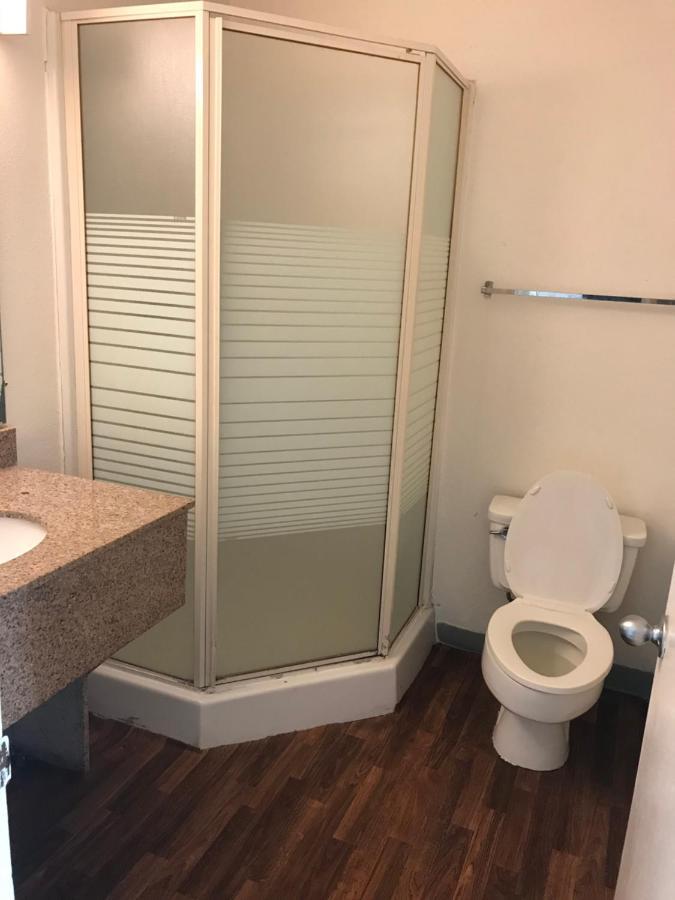 Travel Inn Гринсборо Экстерьер фото